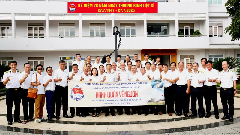 Binh đoàn 20 - Tổng Công ty Tân Cảng Sài Gòn trao quà tri ân thương binh và con liệt sĩ 