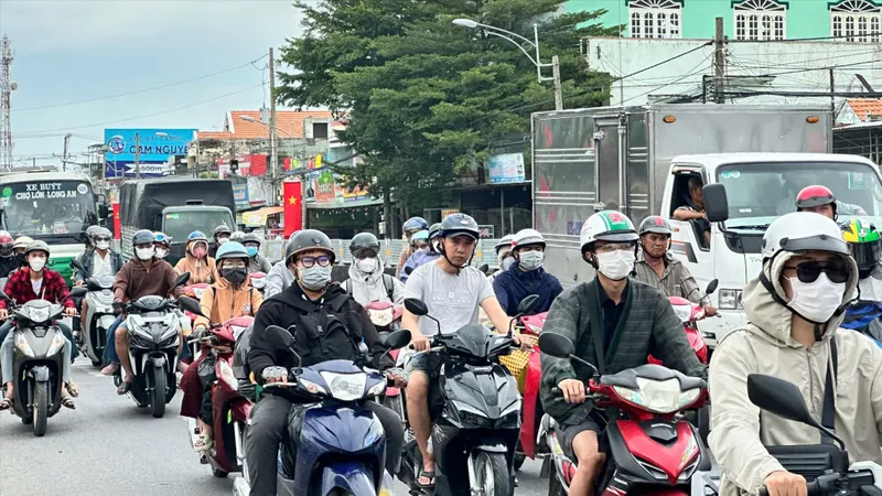 Người dân về miền Tây nghỉ Lễ 2-9: Cầu Rạch Miễu thông thoáng, đường cao tốc TPHCM - Trung Lương kẹt xe