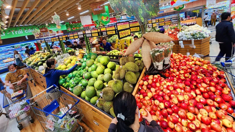 Siêu thị tăng hàng, xăng dầu giữ vững nguồn cung