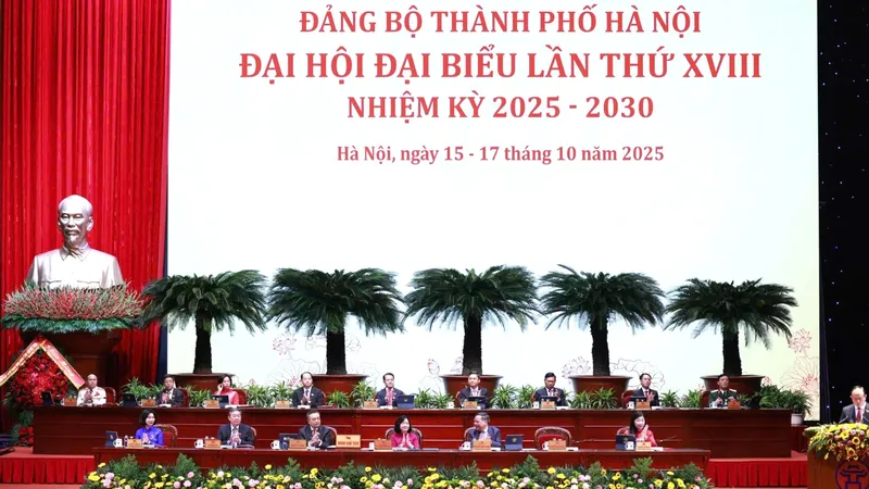 Khai mạc trọng thể Đại hội đại biểu Đảng bộ TP Hà Nội lần thứ XVIII