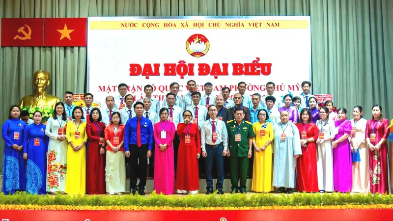 Hướng mục tiêu xây dựng phường đô thị, cảng thông minh