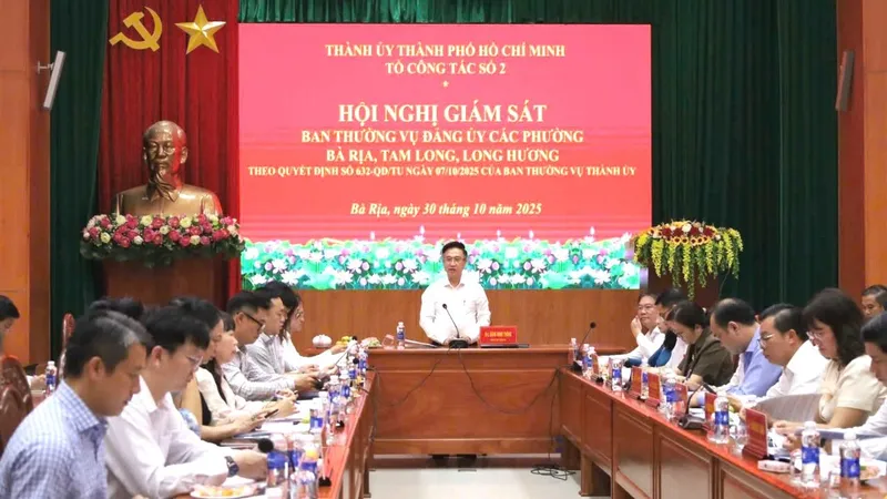 Phó Bí thư Thành ủy TPHCM Đặng Minh Thông: Không để người dân chờ chính quyền
