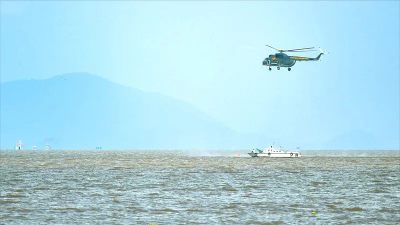 An Giang huấn luyện bay cấp cứu trên biển