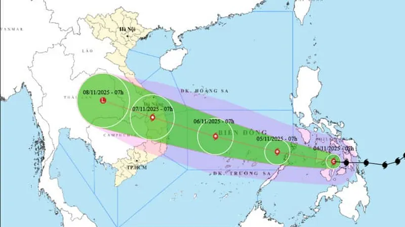 Bão số 13 vẫn giữ nguyên hướng di chuyển và cường độ