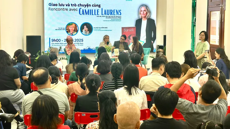 Nhộn nhịp “Book tour”