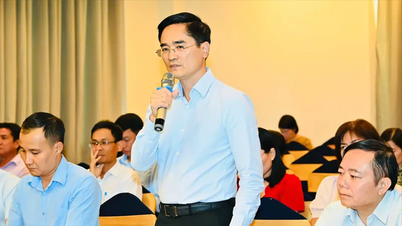 Đại biểu HĐND TPHCM bàn giải pháp để TPHCM tăng trưởng "2 con số"