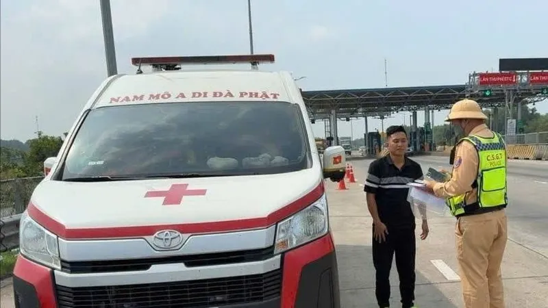 Xử lý nghiêm xe cứu thương vi phạm trên đường cao tốc TPHCM – Cần Thơ