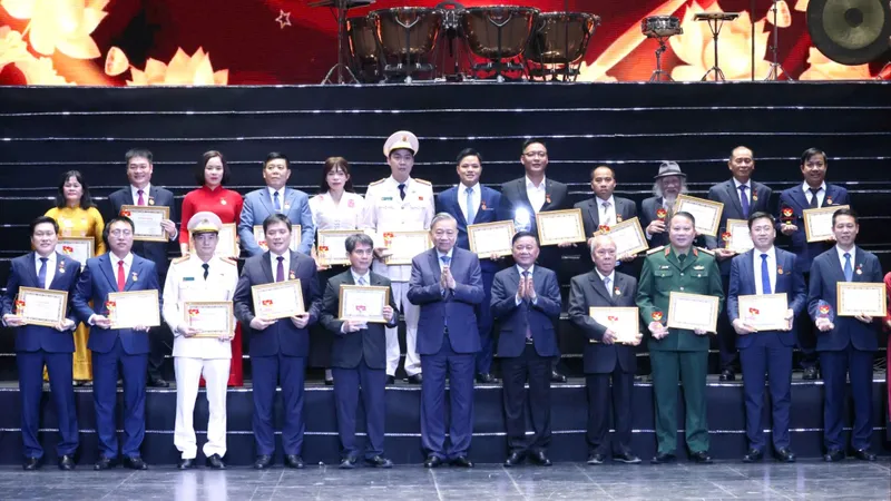 Tôn vinh, lan tỏa những tấm gương sáng trong học tập, làm theo tư tưởng, đạo đức, phong cách Hồ Chí Minh