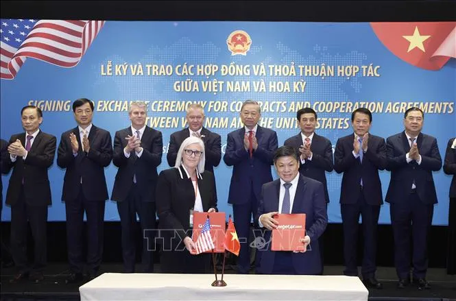 Tổng Bí thư Tô Lâm chứng kiến lễ ký và trao các thỏa thuận hợp tác giữa Việt Nam và Hoa Kỳ