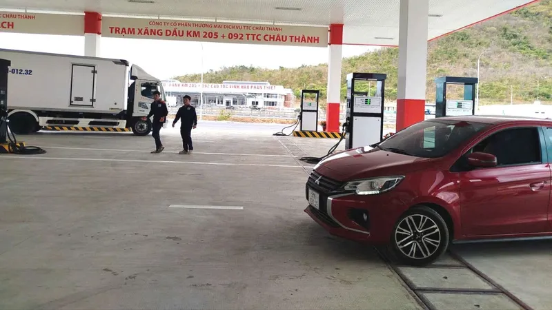 Trạm xăng tại Km205 thuộc đường cao tốc Vĩnh Hảo - Phan Thiết (tỉnh Lâm Đồng) thông báo hết xăng