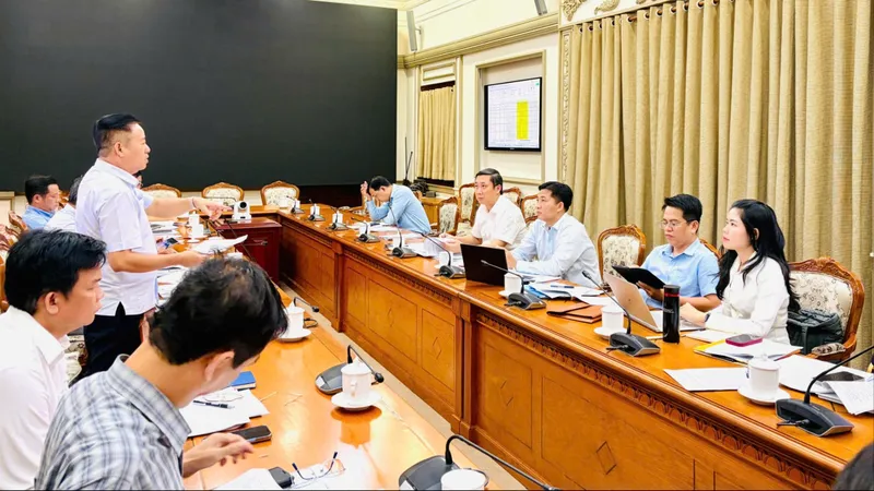 Các đơn vị báo cáo tại buổi khảo sát