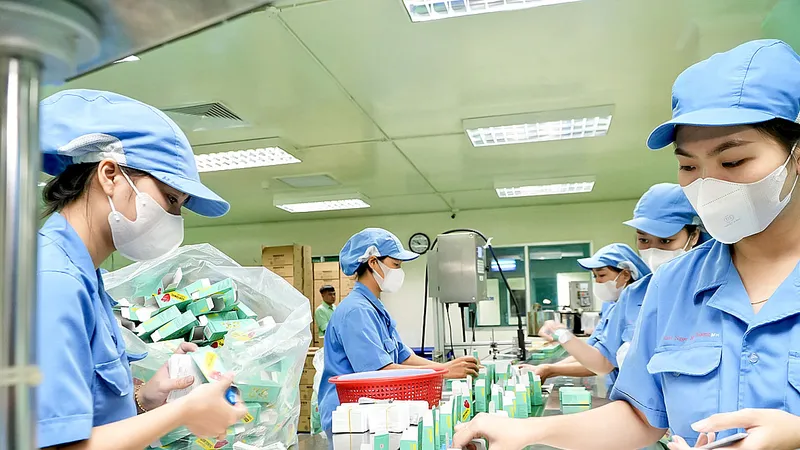 Hoạt động sản xuất tại một nhà máy ở TPHCM. Ảnh: HOÀNG HÙNG