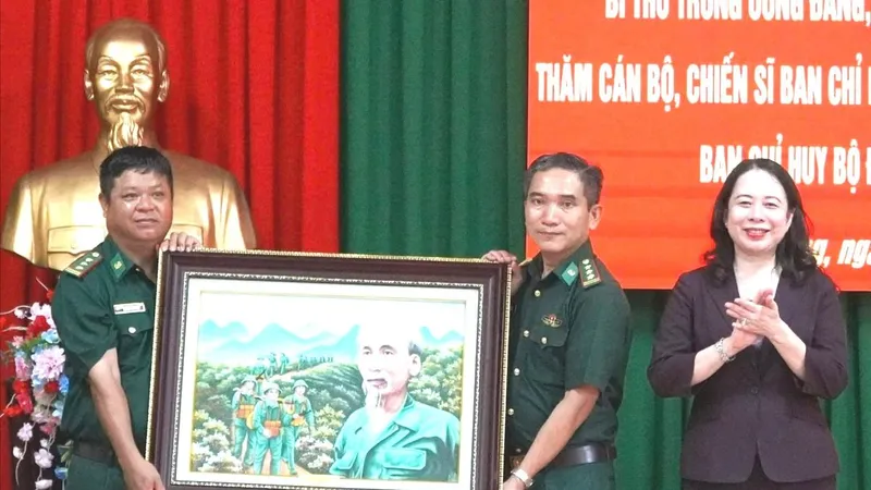 Phó Chủ tịch nước Võ Thị Ánh Xuân thăm lực lượng Bộ đội Biên phòng làm nhiệm vụ tại Phú Quốc