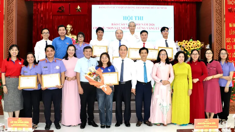 Trao giải hội thi Báo cáo viên giỏi năm 2026