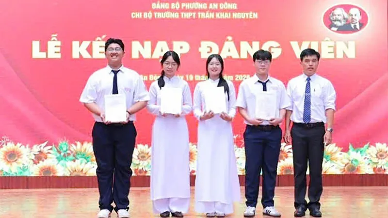 Tạo sự liền mạch về phát triển Đảng trong trường học
