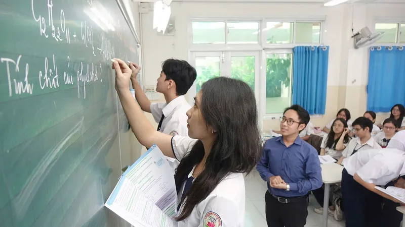 Tuyển sinh lớp 10: Đảm bảo công bằng và phân hóa học sinh