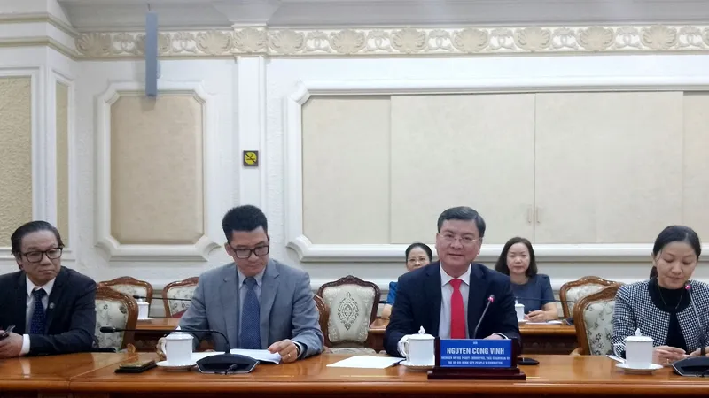 Phó Chủ tịch UBND TPHCM Nguyễn Công Vinh phát biểu tại buổi tiếp. Ảnh: MINH CHÂU