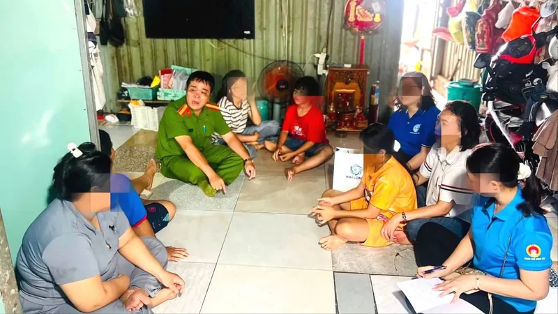 Công an xác minh vụ nghi bạo hành trẻ em, ép trẻ bán hàng rong
