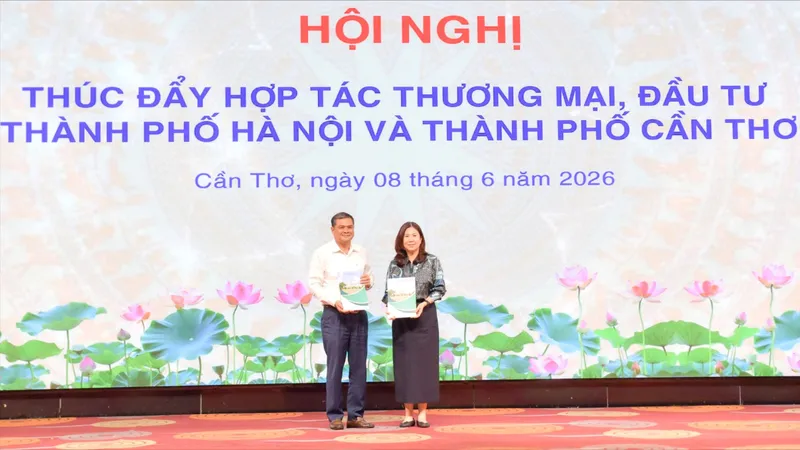 Hà Nội và Cần Thơ thúc đẩy hợp tác thương mại, đầu tư