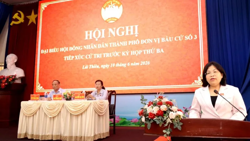 Cử tri kiến nghị tăng cường quản lý đất công, xử lý tình trạng xả rác trái phép