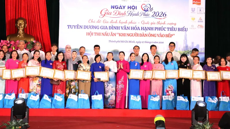 TPHCM tuyên dương 168 gia đình hạnh phúc tiêu biểu