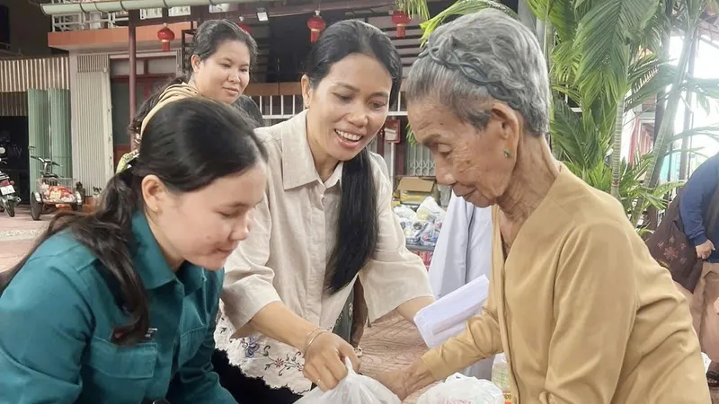 Học Bác từ những việc nhỏ