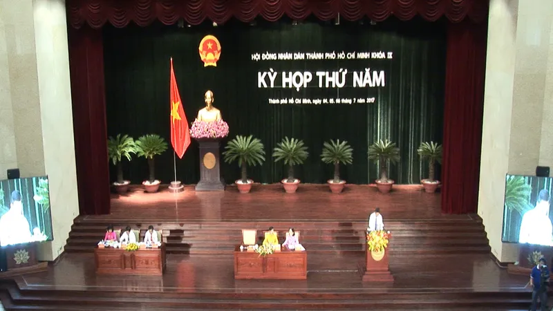 Khai mạc kỳ họp thứ 5 HĐND TP khoá IX: Tập trung giải quyết những vấn đề "nóng"