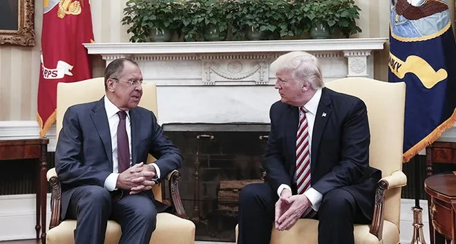 Ngoại trưởng Nga Sergei Lavrov gặp gỡ Tổng thống Mỹ Donald Trump vào ngày 10-5. (Nguồn: Vietnamplus)