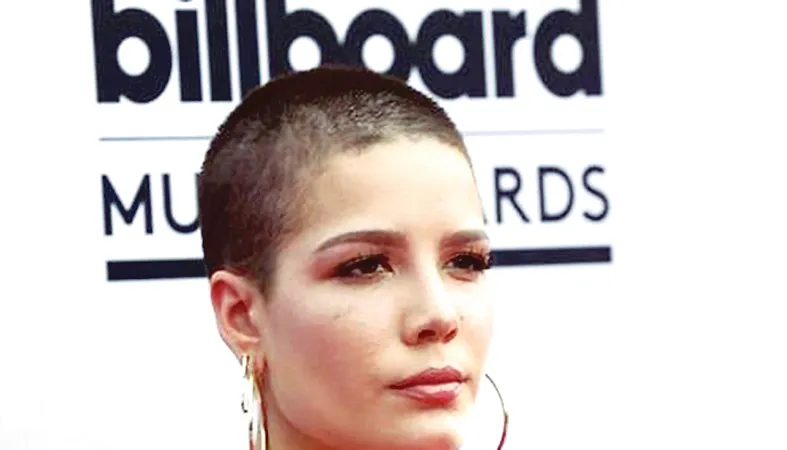Album của ca sĩ Halsey đứng đầu Billboard tốp 200