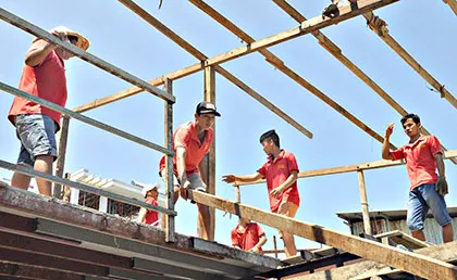 Tự tháo dỡ 4 nhà hàng lấn biển trái phép