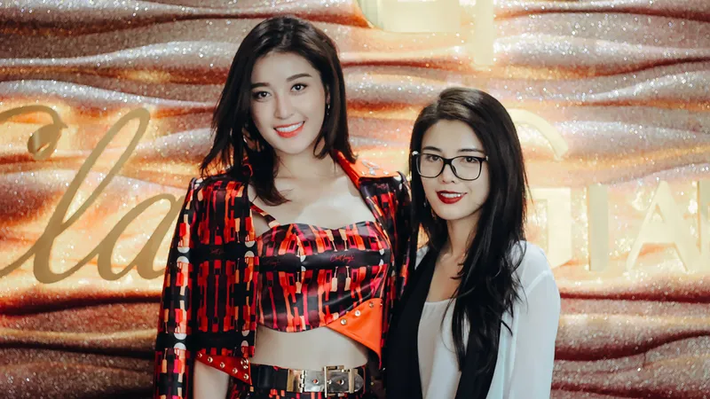 Huyền My làm first face, Võ Hoàng Yến làm veddette trong show của Claret Giang Lê