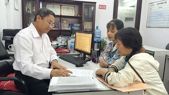 Làm việc nhiều nơi cùng lúc thì ký hợp đồng thế nào?