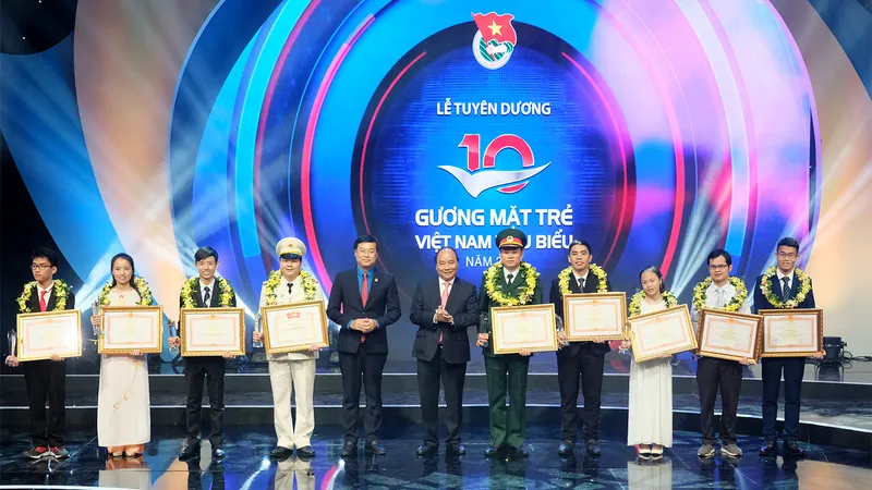 Tuyên dương 10 Gương mặt trẻ Việt Nam tiêu biểu năm 2017