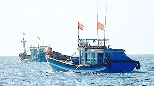 Khẩn trương ứng dụng công nghệ vệ tinh theo dõi tàu cá trên biển