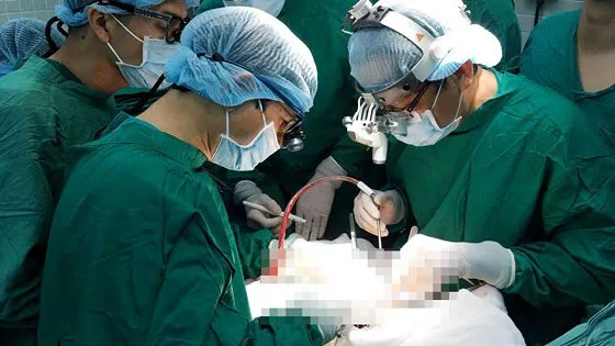 2 bệnh nhi được cứu sống nhờ ghép gan