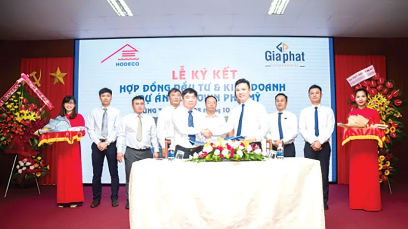 Đại diện lãnh đạo Hodeco và Gia Phát Investment ký kết thỏa thuận hợp tác