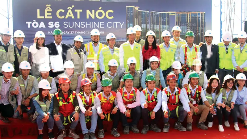 Cất nóc công trình Sunshine City vượt tiến độ 21 ngày