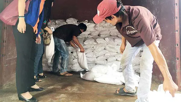 Hỗ trợ gạo người dân dịp Tết Kỷ Hợi