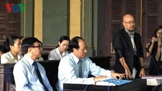 Hoãn xử ly hôn vợ chồng chủ Tập đoàn Trung Nguyên do tranh chấp hơn 2.000 tỷ đồng