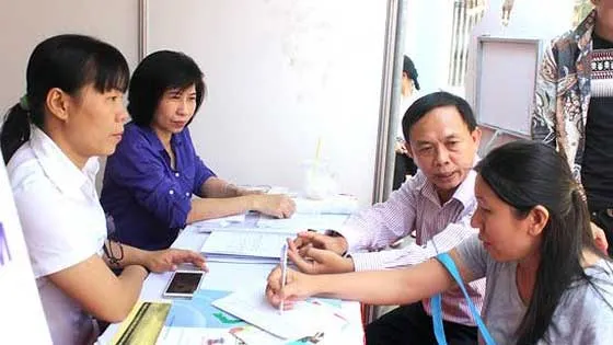 Nhộn nhịp thị trường lao động ngoài nước