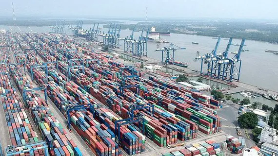 Tìm cách xử lý hàng chục ngàn kiện hàng vô chủ
