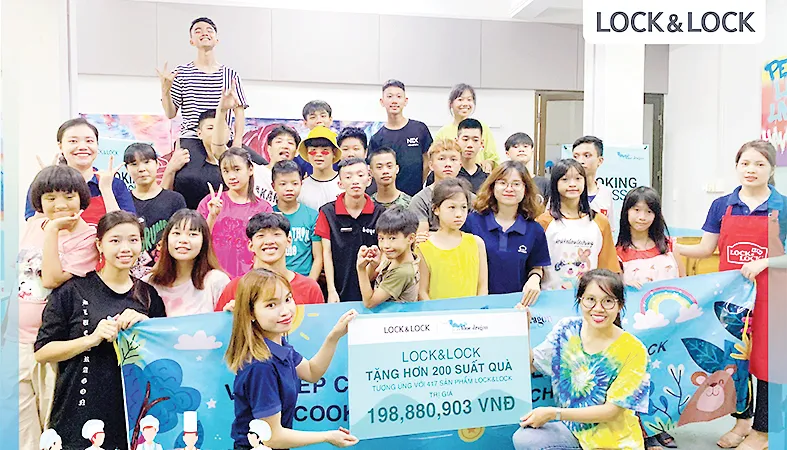 LOCK&LOCK tổ chức lớp dạy nấu ăn cho trẻ có hoàn cảnh đặc biệt