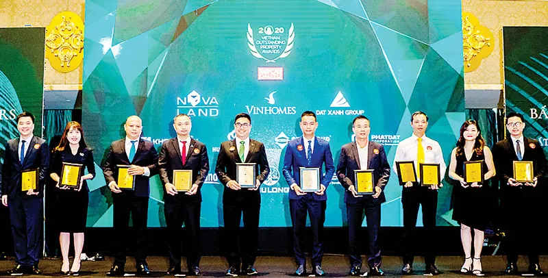 Lần thứ 2 liên tiếp, Tập đoàn Đất Xanh góp mặt trong danh sách Tốp 10 nhà phát triển bất động sản tiêu biểu do Tạp chí Nhịp cầu Đầu tư bình chọn