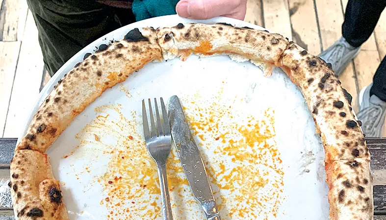 Phần còn lại của chiếc pizza gây phẫn nộ trên mạng