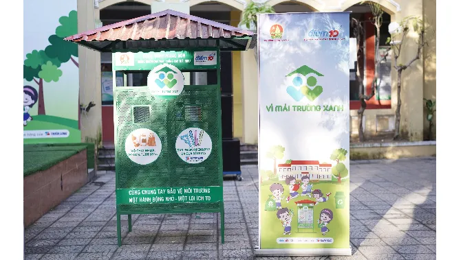 Thu gom rác gây quỹ học bổng