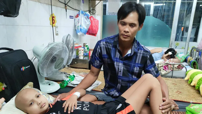 Bé trai gặp nguy hiểm vì ung thư bàng quang