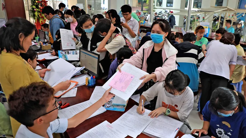 Thí sinh đăng ký xét tuyển bằng kết quả học bạ năm 2021 tại Trường ĐH Công nghiệp thực phẩm TPHCM