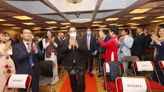 Thủ tướng Phạm Minh Chính gặp gỡ các bác sĩ, chuyên gia y tế Pháp - Việt