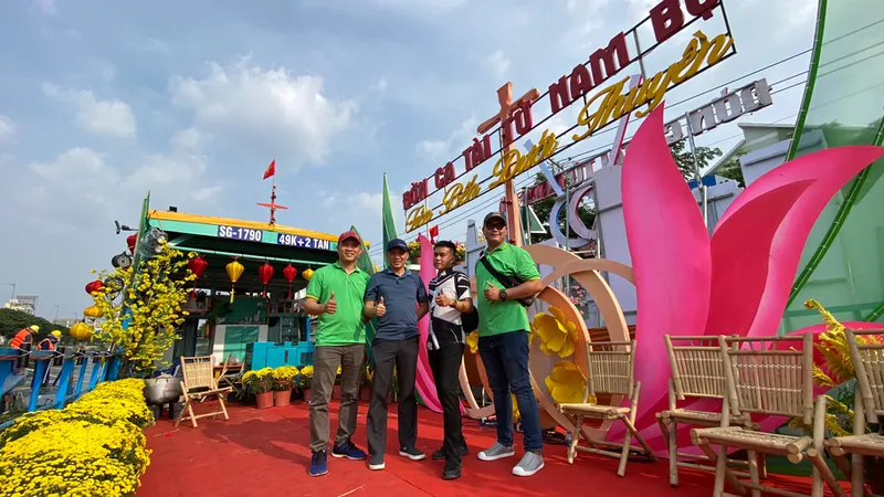 Saigontourist tiên phong tổ chức tour Chợ hoa xuân Trên bến dưới thuyền