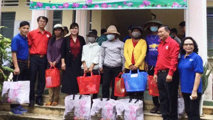 Trao nhà tình thương cho hộ nghèo ở Ia Pa